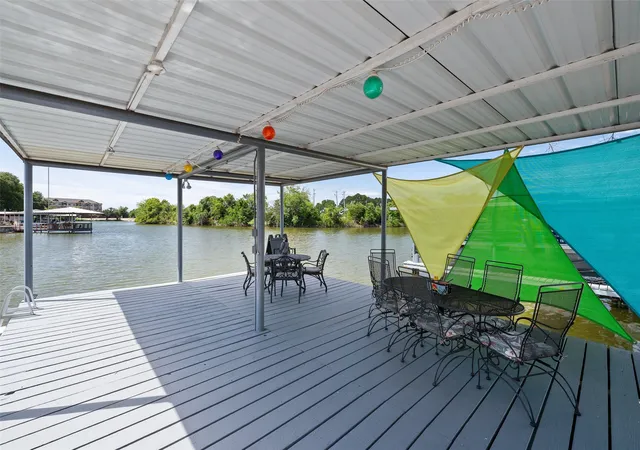 Photo 3 of Single family home for sale at 505 Brazos Harbor Dr, Granbury, TX 76048 | MLS# 21316636 | Listing updated on 2026-09-30