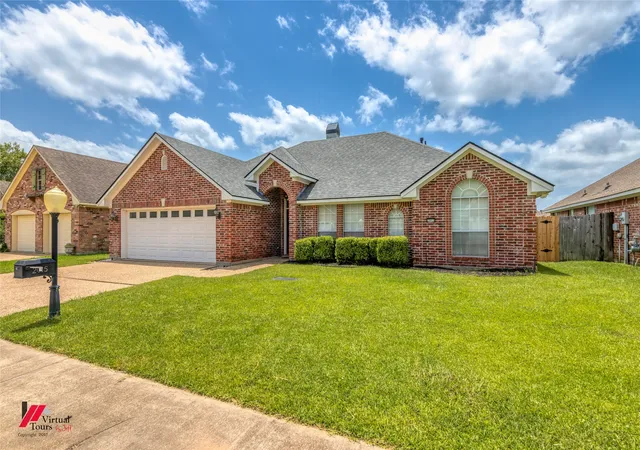 Photo 1 of Sale Pending at 2015 Meadow Bnd, Shreveport, LA 71118 | MLS# 21317722 | Listing updated on 2026-10-05