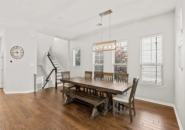 5th image of 2326 Stutz Dr, Dallas, TX 75235