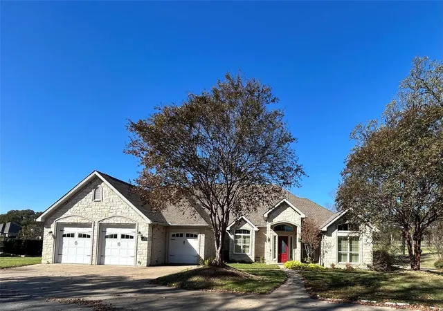 Homes for sale in Kemp, TX | 18476 Marina Dr, Kemp, TX 75143 | MLS# 21318159