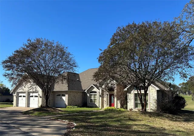 Homes for sale in Kemp, TX | 18476 Marina Dr, Kemp, TX 75143 | MLS# 21318159