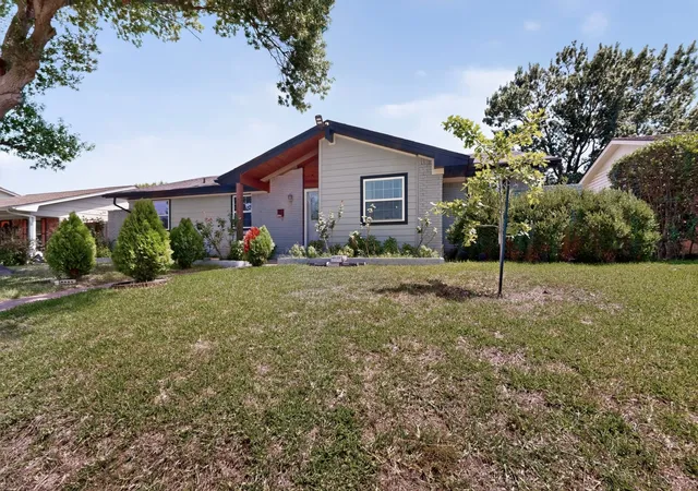 Homes for sale in Garland, TX | 1514 Douglas Dr, Garland, TX 75041 | MLS# 21317143