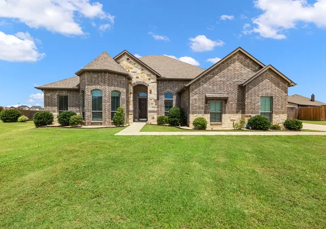 Photo 2 of Single family home for sale at 413 Green Ct, Nevada, TX 75173 | MLS# 21318337 | Listing updated on 2026-08-29