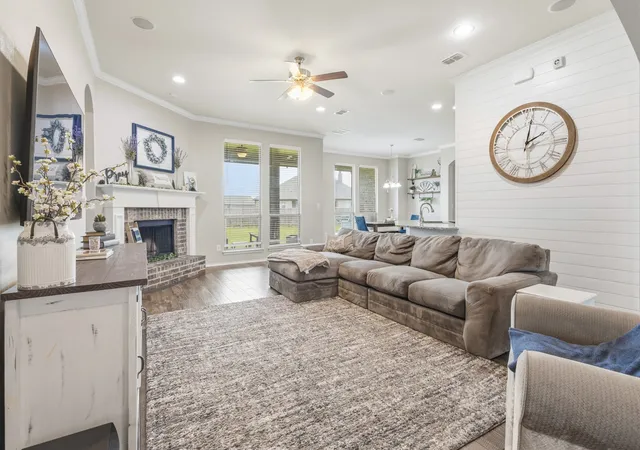 Photo 3 of House for sale at 413 Green Ct, Nevada, TX 75173 | MLS# 21318337 | Listing updated on 2026-08-29