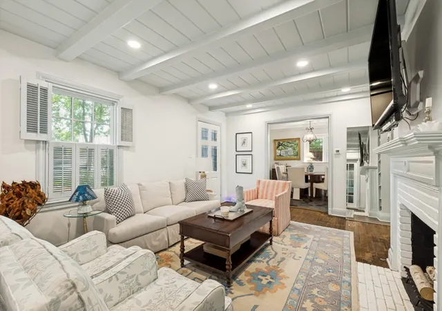 Photo 2 of Sale Pending at 3860 Mockingbird Ln, Dallas, TX 75205 | MLS# 21315796 | Listing updated on 2026-08-31