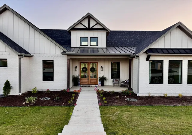 Photo 3 of Mansion for sale at 12301 Bella Sera Dr, Fort Worth, TX 76126 | MLS# 21318414 | Listing updated on 2026-08-22