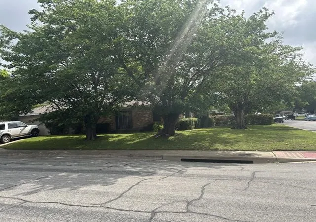 Photo 2 of Single family home for sale at 236 Hallbrook Dr, Fort Worth, TX 76134 | MLS# 21309955 | Listing updated on 2026-07-22