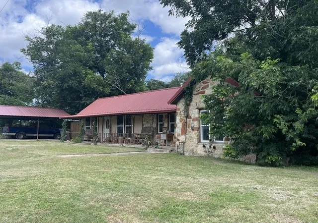 Homes for sale in Hico, TX | 208 E 3Rd St, Hico, TX 76457 | MLS# 21318434