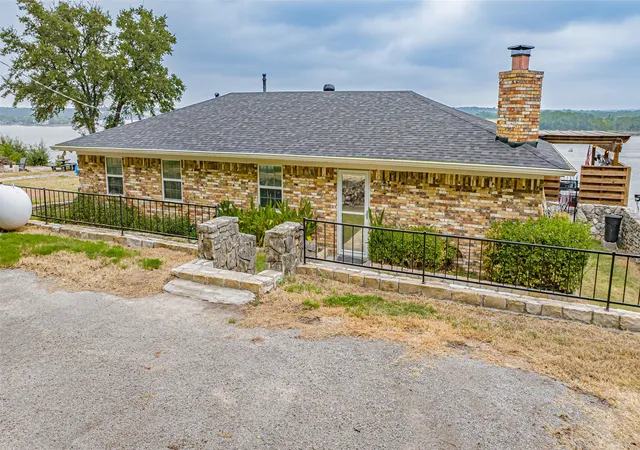 Photo 1 of Single family home for sale at 1721 Anaconda Trl, Granbury, TX 76048 | MLS# 21314757 | Listing updated on 2026-08-22