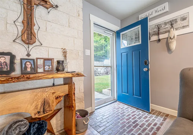 Photo 3 of Single family home for sale at 1721 Anaconda Trl, Granbury, TX 76048 | MLS# 21314757 | Listing updated on 2026-08-22