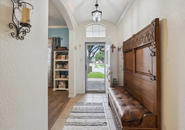 Photo 4 of Single family home for sale at 568 Willowview Dr, Saginaw, TX 76179 | MLS# 21317251 | Listing updated on 2026-08-31