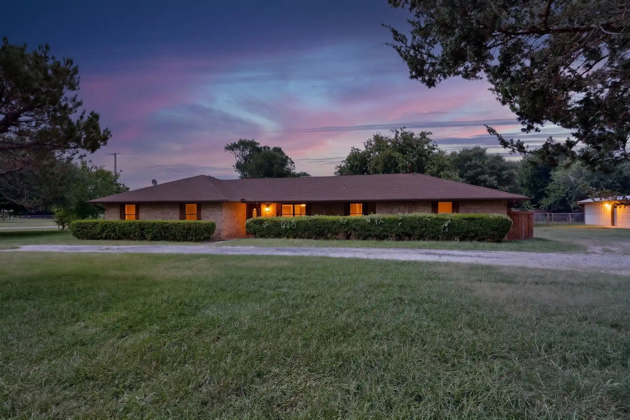 Single family home for sale at 1090 Ashford Ln, Midlothian, TX 76065 | MLS# 21318104