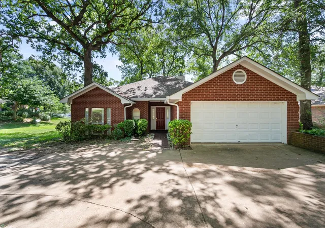 Homes for sale in Streetman, TX | 280 Shadow Oaks Dr, Streetman, TX 75859 | MLS# 21313681