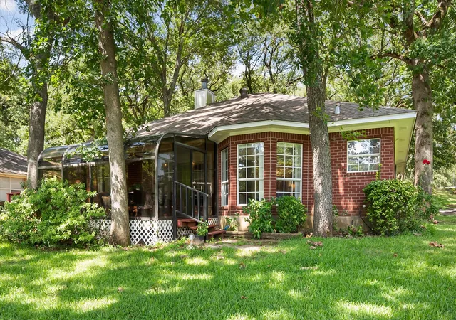 Homes for sale in Streetman, TX | 280 Shadow Oaks Dr, Streetman, TX 75859 | MLS# 21313681
