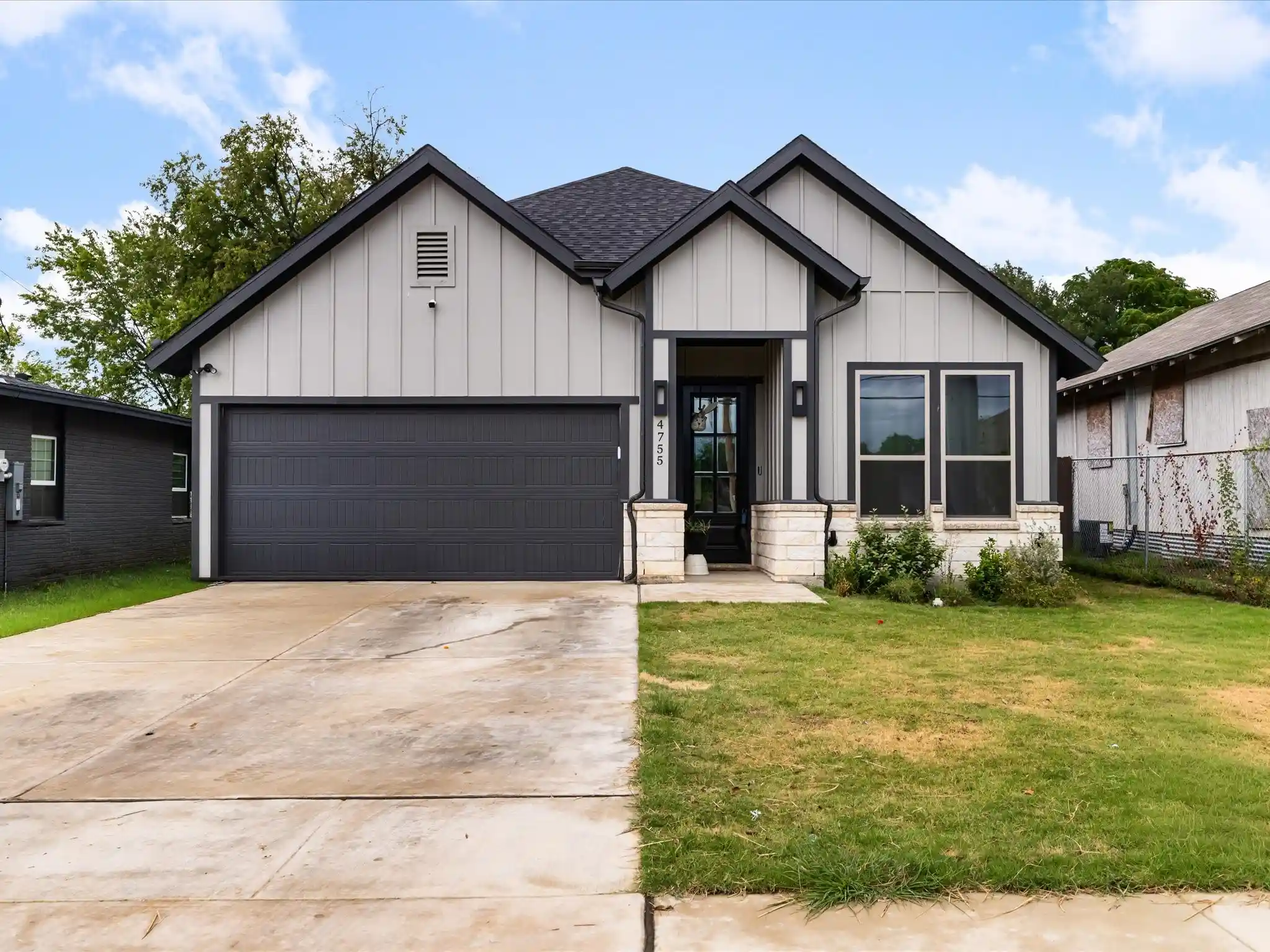 Single family home for sale at 4755 Ramey Ave, Fort Worth, TX 76105 | MLS# 21189902
