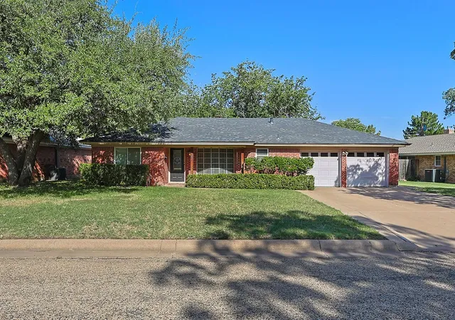 Photo 1 of Single family home for sale at 3102 Ivanhoe Ln, Abilene, TX 79605 | MLS# 21309386 | Listing updated on 2026-09-27