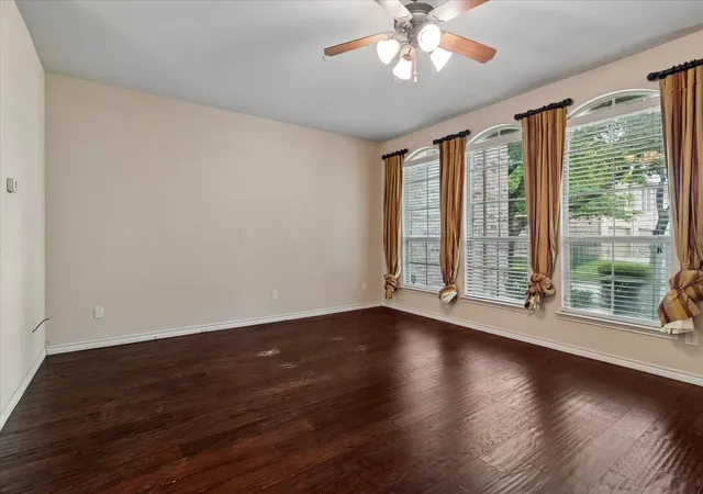 Photo 4 of Townhouse for sale at 5566 Grosseto Dr, Frisco, TX 75034 | MLS# 21318363 | Listing updated on 2026-08-04