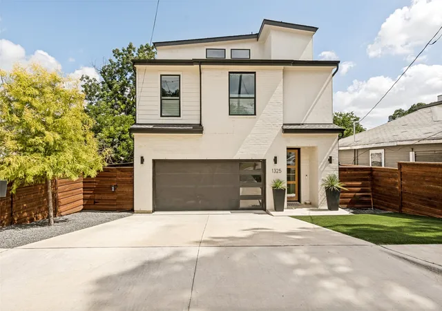 Photo 1 of Single family home for sale at 1325 Compton St, Dallas, TX 75203 | MLS# 21318543 | Listing updated on 2026-07-24