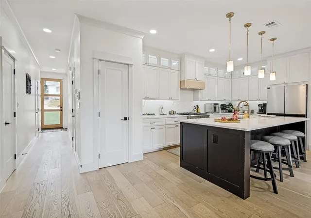 Photo 3 of Single family home for sale at 1325 Compton St, Dallas, TX 75203 | MLS# 21318543 | Listing updated on 2026-07-24