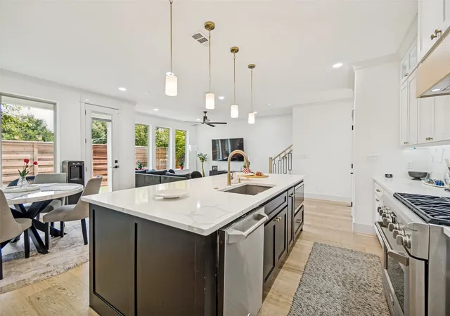 Photo 4 of Single family home for sale at 1325 Compton St, Dallas, TX 75203 | MLS# 21318543 | Listing updated on 2026-07-24