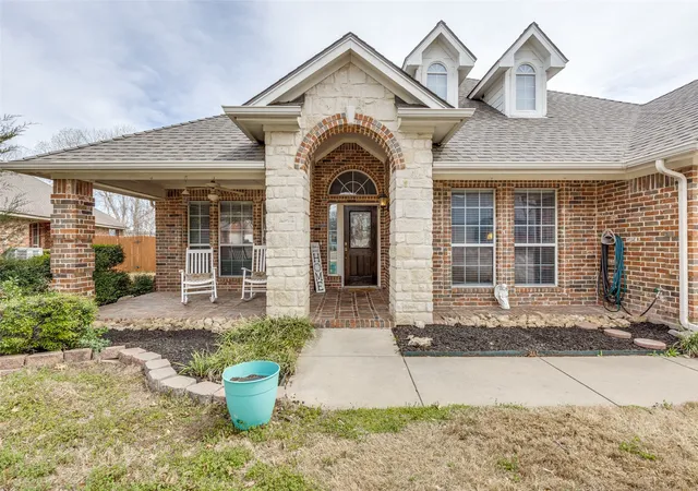 Photo 2 of Single family home for sale at 10812 Grayhawk Ln, Fort Worth, TX 76244 | MLS# 21318599 | Listing updated on 2026-08-28