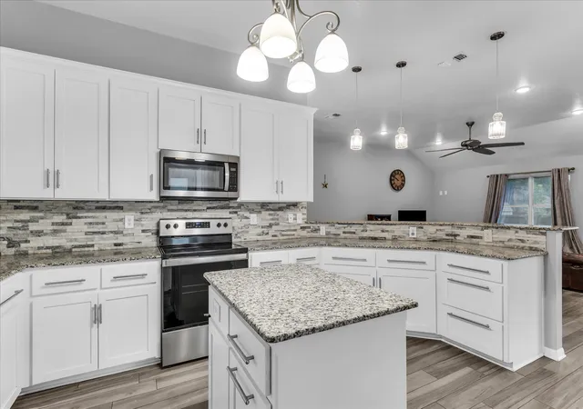 Photo 2 of Single family home for sale at 7 Market Loop, Belton, TX 76513 | MLS# 21317626 | Listing updated on 2026-09-16