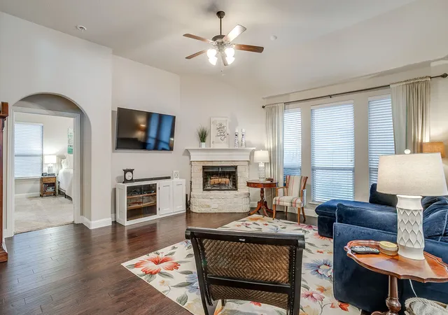 Photo 3 of Single family home for sale at 1134 Destrehan Dr, Burleson, TX 76028 | MLS# 21318481 | Listing updated on 2026-10-06