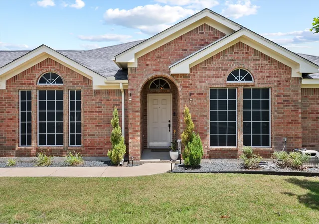 Homes for sale in Venus, TX | 1108 Chestnut Dr, Venus, TX 76084 | MLS# 21298965