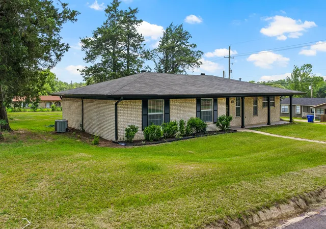 Photo 3 of Single family home for sale at 607 W Campbell Rd, Linden, TX 75563 | MLS# 21318632 | Listing updated on 2026-09-23