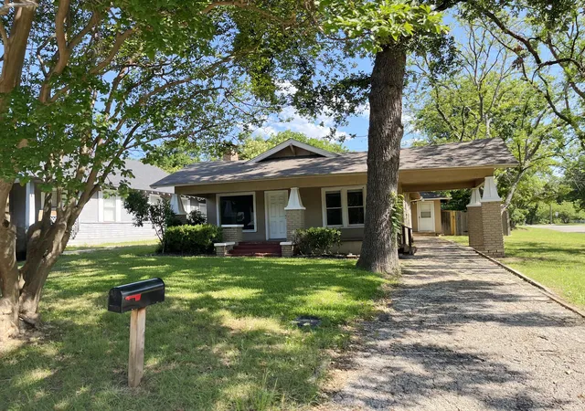 Homes for sale in Denison, TX | 1601 W Bond St, Denison, TX 75020 | MLS# 21318689
