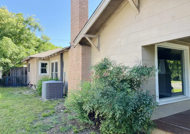 Homes for sale in Denison, TX | 1601 W Bond St, Denison, TX 75020 | MLS# 21318689