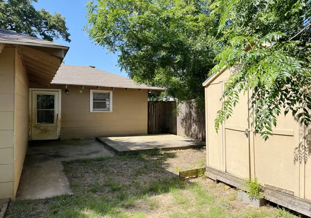Homes for sale in Denison, TX | 1601 W Bond St, Denison, TX 75020 | MLS# 21318689