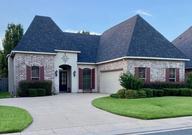 Homes for sale in Bossier City, LA | 509 Falling Water Cir, Bossier City, LA 71112 | MLS# 21318672