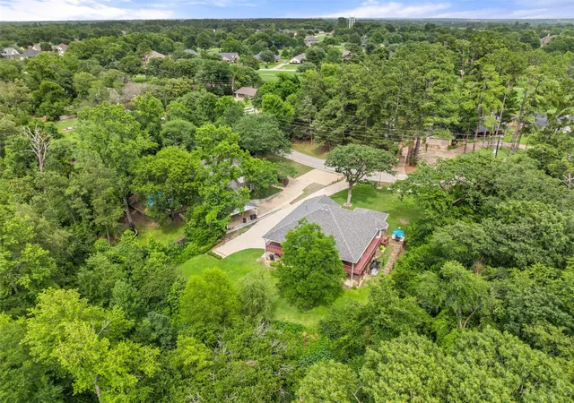 Homes for sale in Hideaway, TX | 212 E Hideaway Ln, Hideaway, TX 75771 | MLS# 21307071