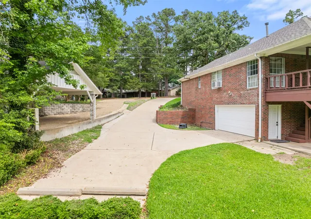 Homes for sale in Hideaway, TX | 212 E Hideaway Ln, Hideaway, TX 75771 | MLS# 21307071