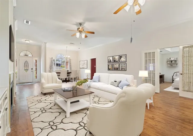 Photo 3 of Single family home for sale at 212 E Hideaway Ln, Lindale, TX 75771 | MLS# 21307071 | Listing updated on 2026-07-17