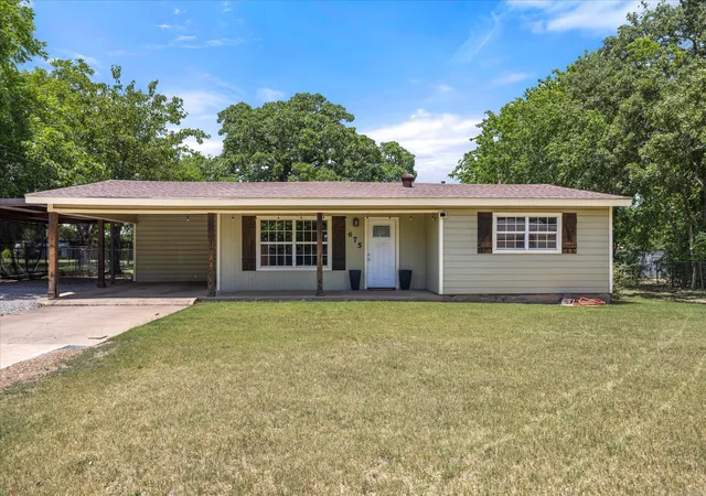 Homes for sale in Stephenville, TX | 675 W Elm St, Stephenville, TX 76401 | MLS# 21318358