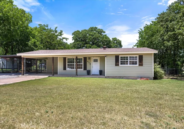 Homes for sale in Stephenville, TX | 675 W Elm St, Stephenville, TX 76401 | MLS# 21318358