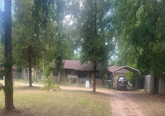 Photo 2 of Single family home for sale at 976 E Water Tower Rd, Big Sandy, TX 75755 | MLS# 21318292 | Listing updated on 2026-08-03