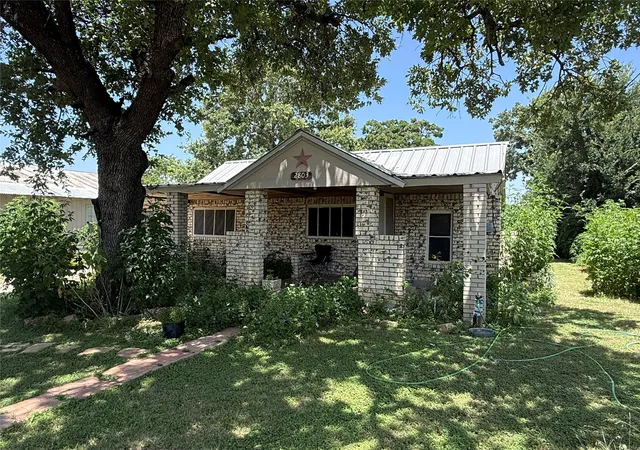 Homes for sale in Brownwood, TX | 2803 Avenue C, Brownwood, TX 76801 | MLS# 21318784