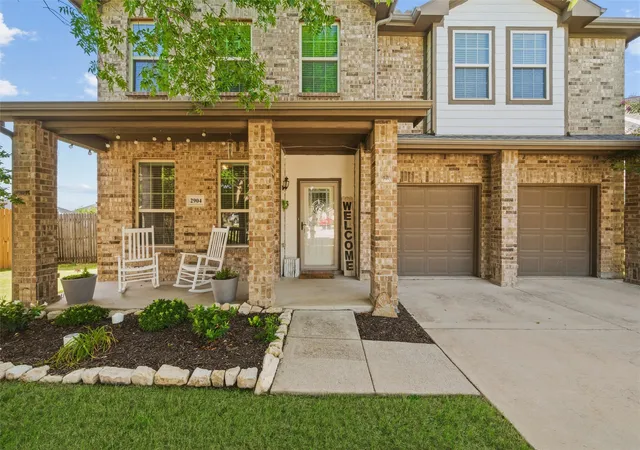 Photo 3 of Single family home for sale at 2904 Big Horn Bluff Ct, Fort Worth, TX 76108 | MLS# 21318464 | Listing updated on 2026-08-31