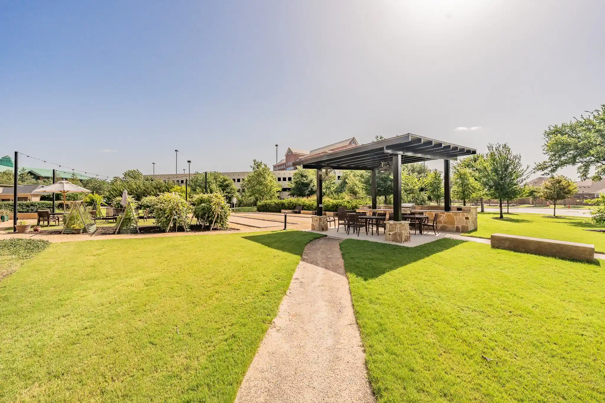 Listing Photo 2 - Condo for sale in 1735 Wittington Pl located at 1735 Wittington Pl, Farmers Branch, TX 75234 - Unit #3206