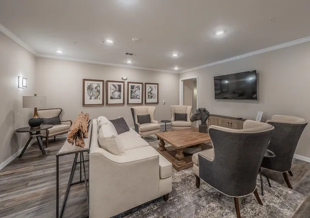 Listing Photo 4 - Condo for sale in building located at 1735 Wittington Pl, Farmers Branch, TX 75234 - Unit #3206