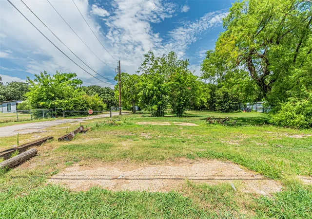Photo 1 of Land for sale at 14831 Seagoville Rd, Dallas, TX 75253 | MLS# 21317836 | Listing updated on 2026-08-20