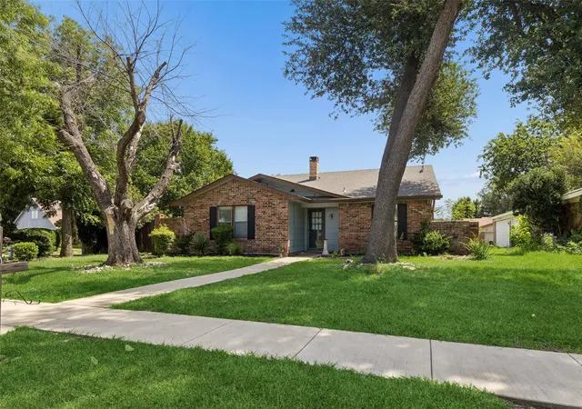 Homes for sale in Plano, TX | 3004 Duchess Trl, Plano, TX 75074 | MLS# 21311482