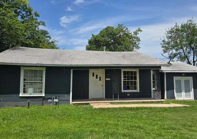 Homes for sale in Sulphur Springs, TX | 1021 Mulberry St, Sulphur Springs, TX 75482 | MLS# 21316211