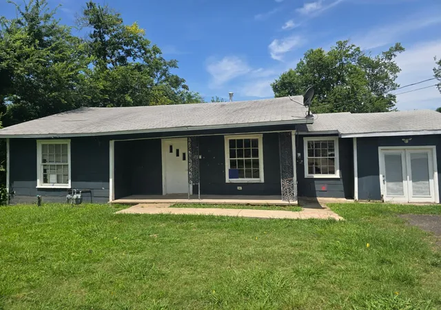 Homes for sale in Sulphur Springs, TX | 1021 Mulberry St, Sulphur Springs, TX 75482 | MLS# 21316211
