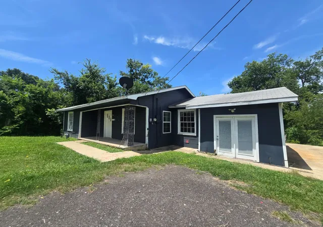 Homes for sale in Sulphur Springs, TX | 1021 Mulberry St, Sulphur Springs, TX 75482 | MLS# 21316211