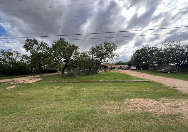 Homes for sale in Tye, TX | 762 Scott St, Tye, TX 79563 | MLS# 21318803