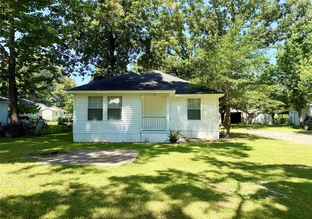 Photo 2 of Single family home for sale at 217 3rd Street Pinehill, Springhill, LA 71075 | MLS# 21317219 | Listing updated on 2026-07-23